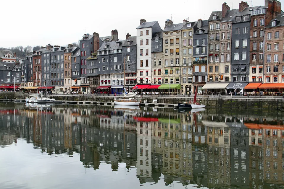 Vue de Honfleur, secteur desservi depuis Pont-l'Évêque